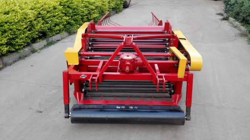 Mini agricultural machine Ginger / Onion / Peanut / Sweet Potato Combine Harvester for sale