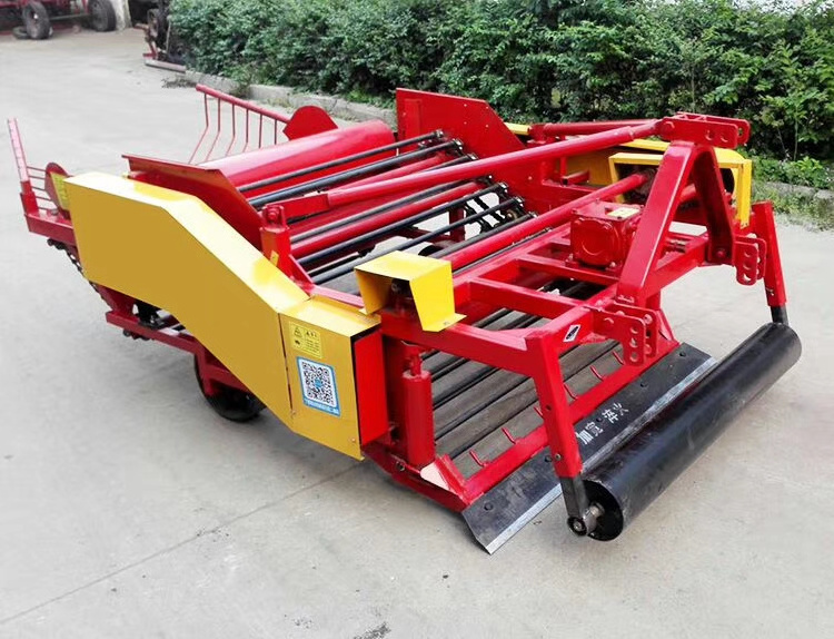 Mini agricultural machine Ginger / Onion / Peanut / Sweet Potato Combine Harvester for sale