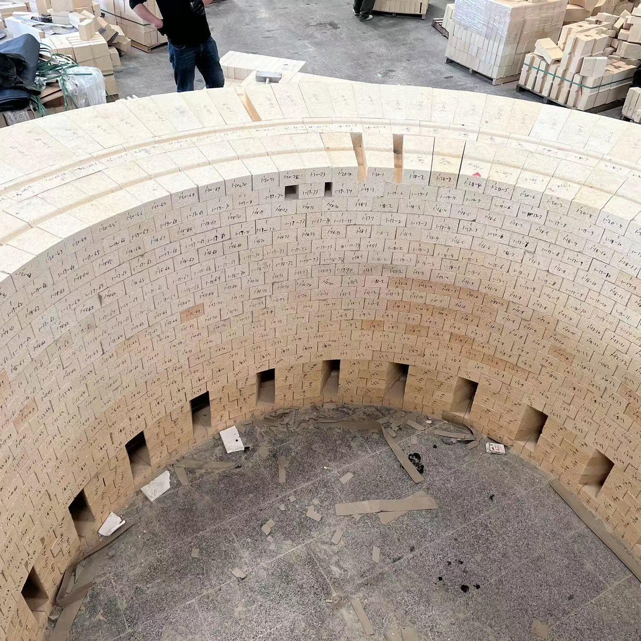 Refractory Brick Manufacturer Provide Curved Round Clay Fire Brick