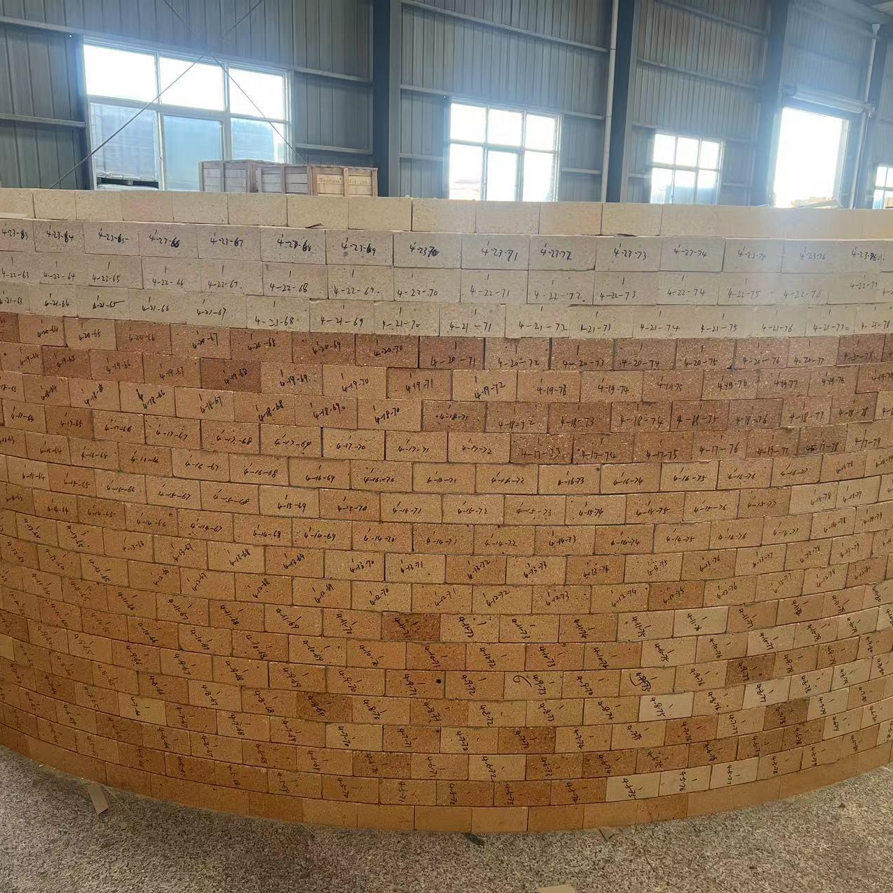 Refractory Brick Manufacturer Provide Curved Round Clay Fire Brick