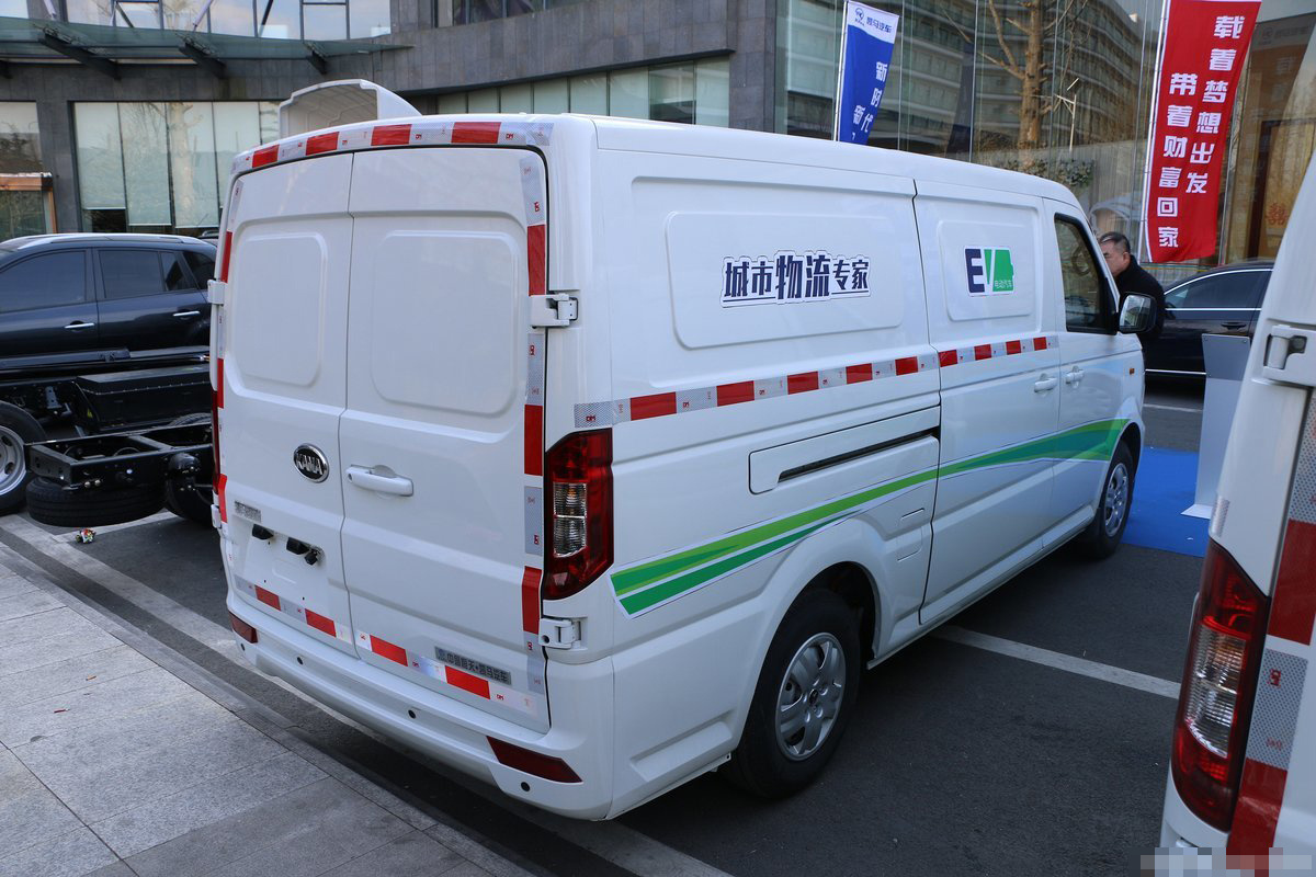 kama electric cargo truck closed van light truck 3.2T 4.865m 5.265m 38.016kWh 41.86kWh carry goods mini ev truck kama