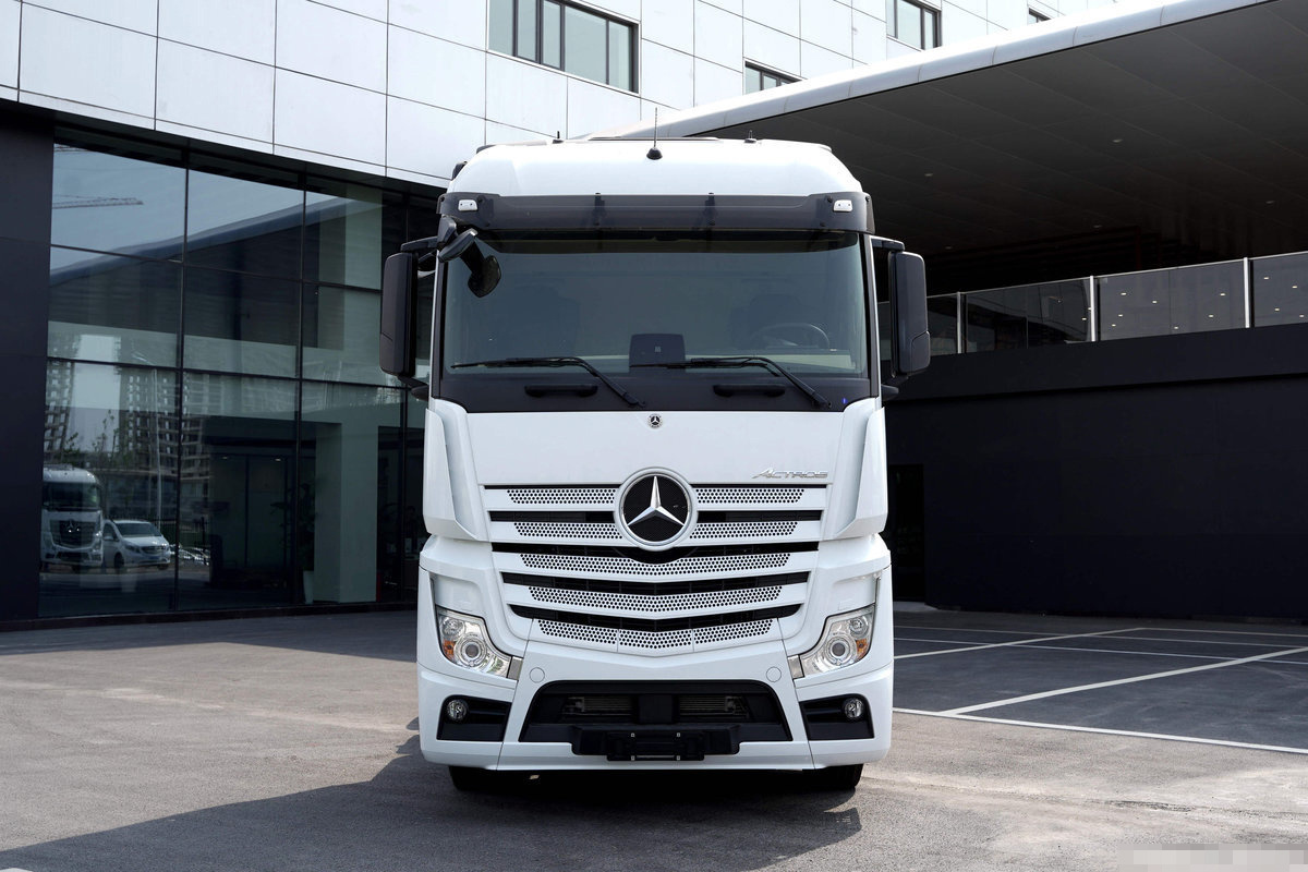 2024 brand new benz actros truck 630HP 580HP 530HP 8X4 6X4 6X2 4X2 diesel transport truck mercedes benz actros trucks prices