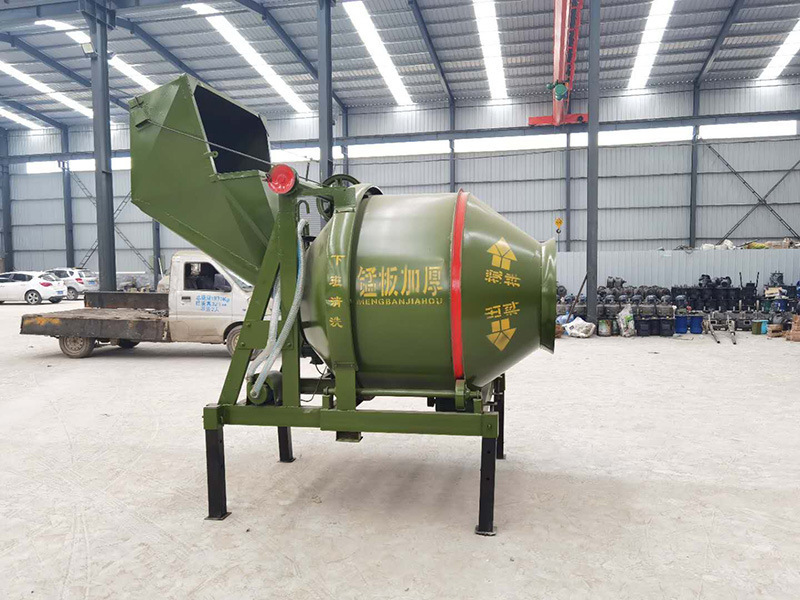 YILI Automatic Concrete Mixing Machine 350L 700L 800L 500 Litre Portable Small Mini Diesel Self Loading Concrete Mixer Machine