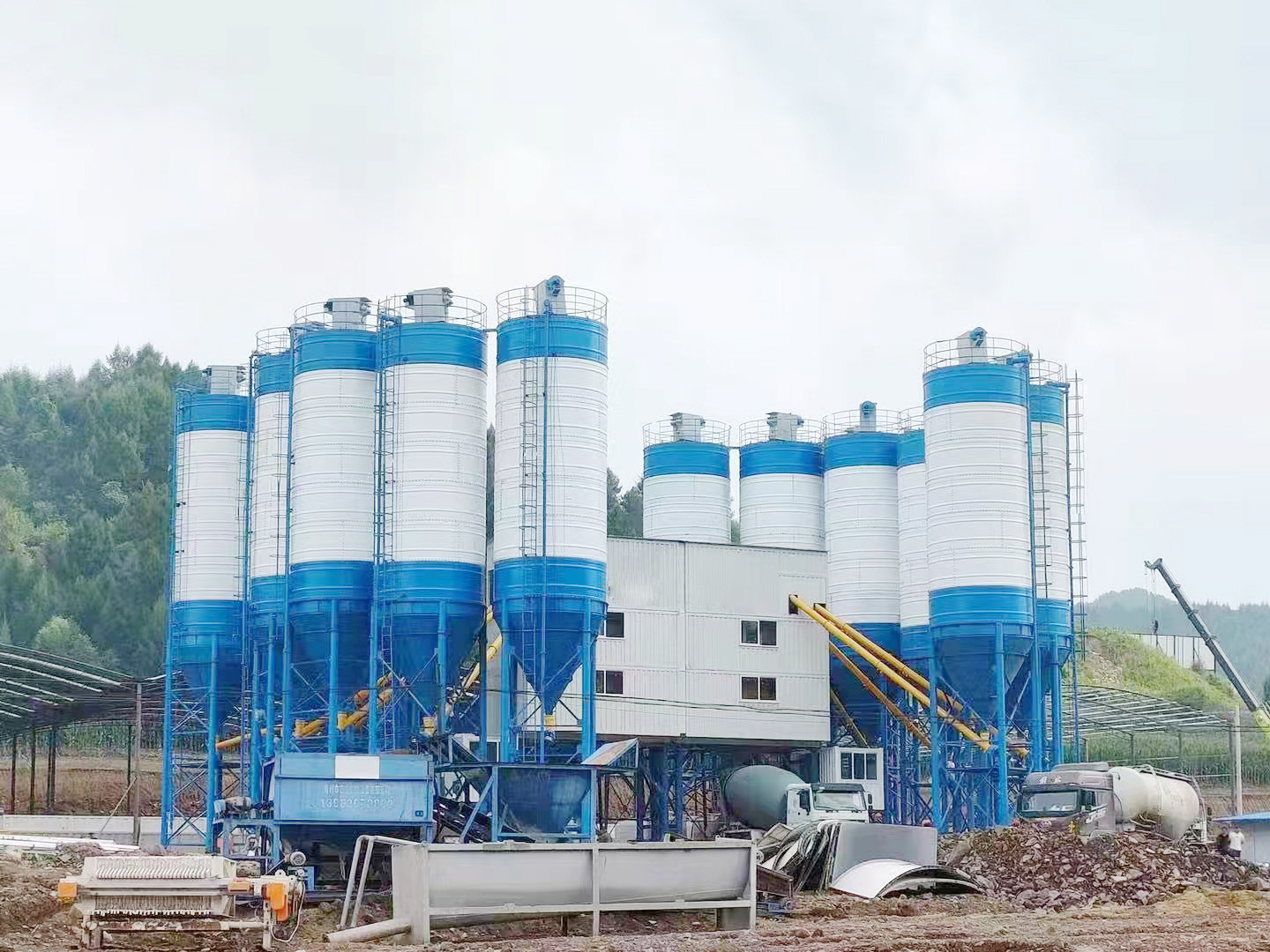 Yili 20t 30 25 40 50 60 70 80 Ton Portable Mini Small Vertical Bulk Cement Storage Silo Price