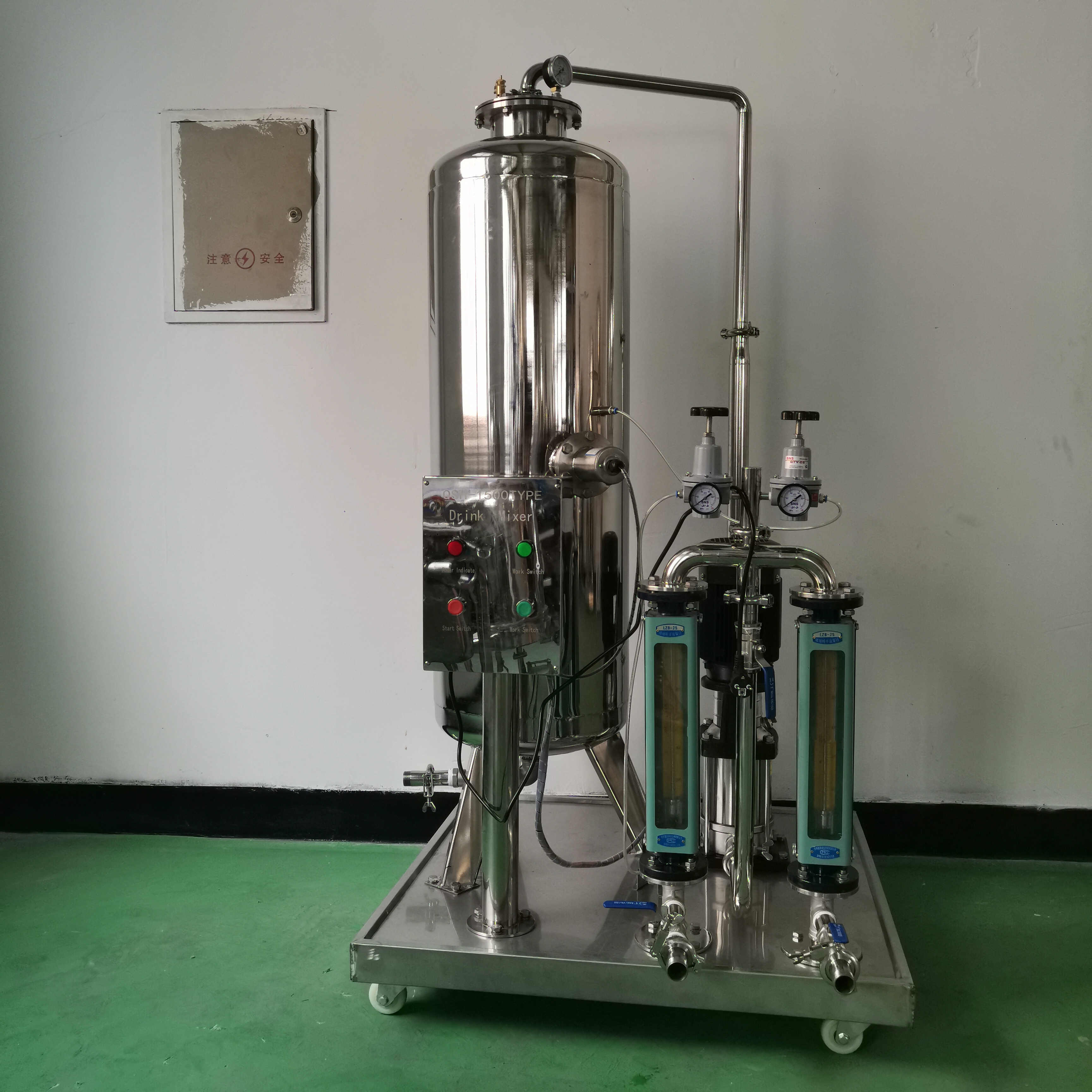 Factory Price Soft Drink Mixing Machine/Soda Water Production Line/Carbonated Drink Filling Machine