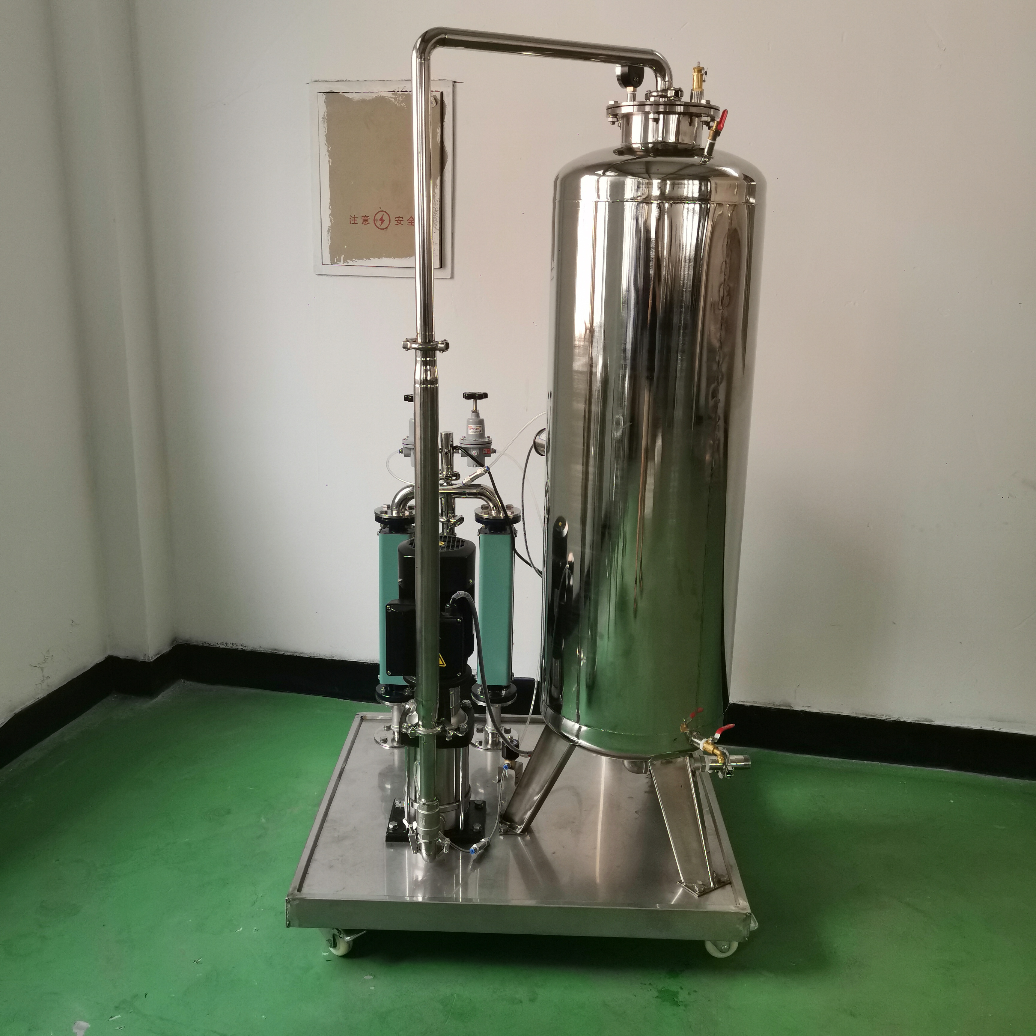 Good Quality Carbonated Soft Drink Making Filling Machine/Soda Water Bottling Line Co2 Mixing Equipment