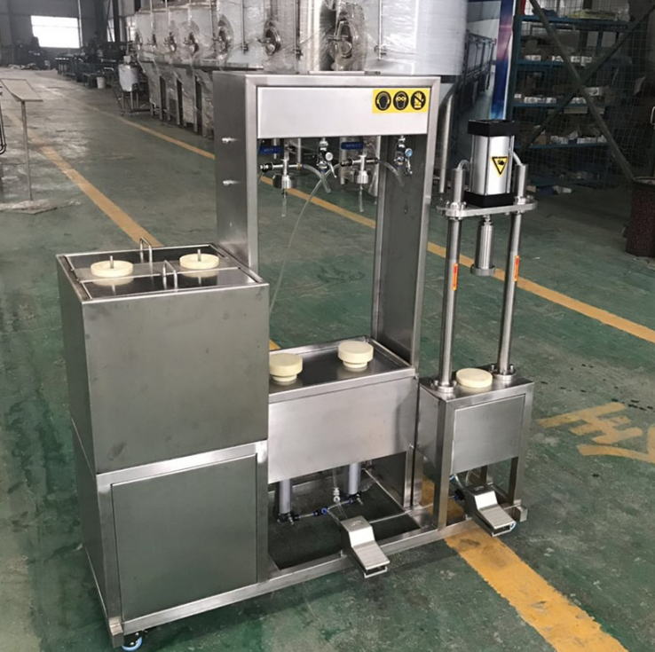 Beer Carbonated Soda Filling Filler Machine Bottle Washing Counter Pressure Filler Lemonate Filling Machine