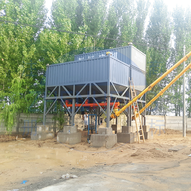 Big Bag Aggregate Silo Clinker Bagged Cement Feeding Silo Machine Bolt And Nut Bulk Cement Entering Feeding The Silo Camiones