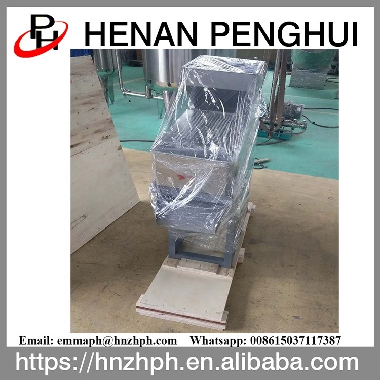 Commercial Rossted Dry Peanut Red Skin Removing Peeling Machine