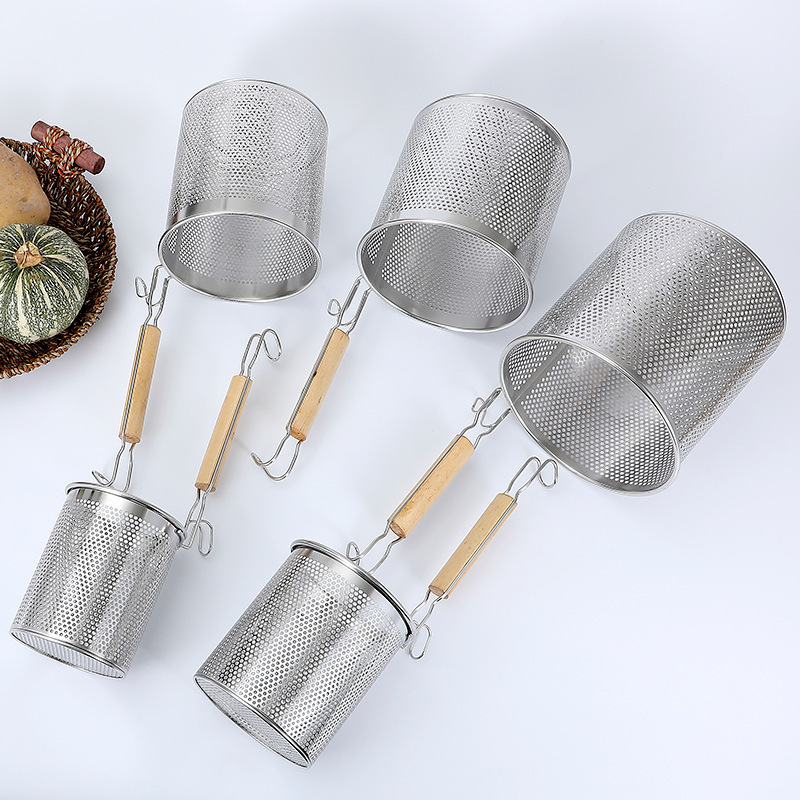 Best Selling Stainless Steel Strainer Basket With Wooden Handle Fine Mesh Food Skimmer Kitchen Pasta Dumpling Noodle Sieve