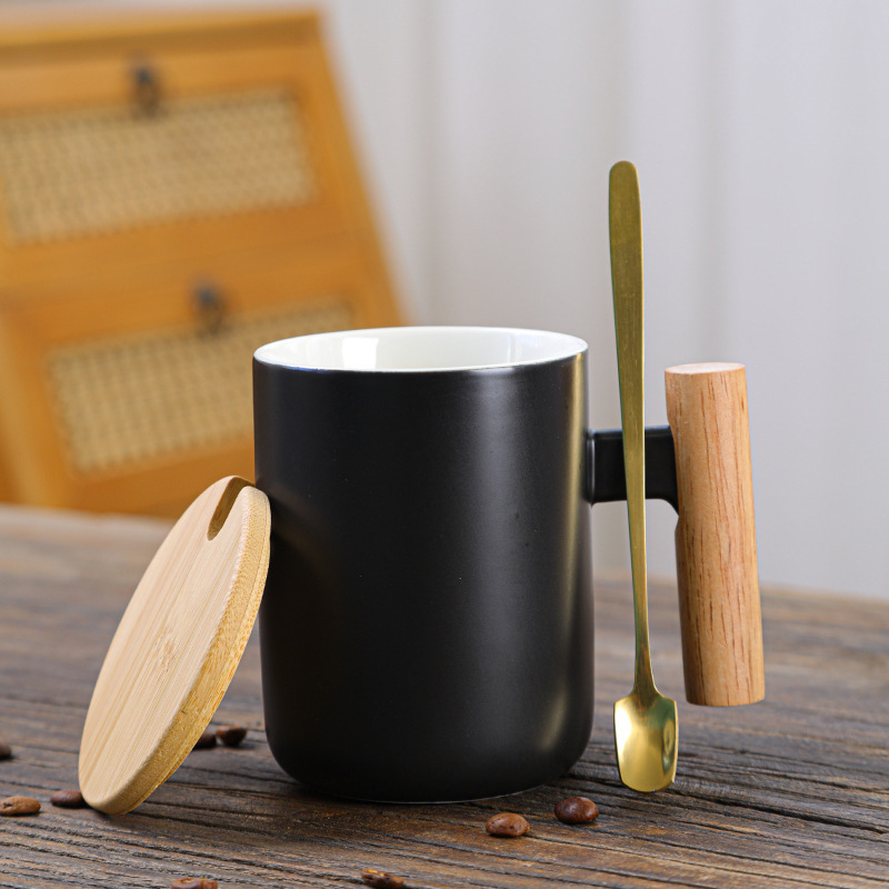 Nordic Porcelain Coffee Ceramic Mug With Wooden Handle Ceramic Mug With Bamboo Lid and Spoon Porcelain M