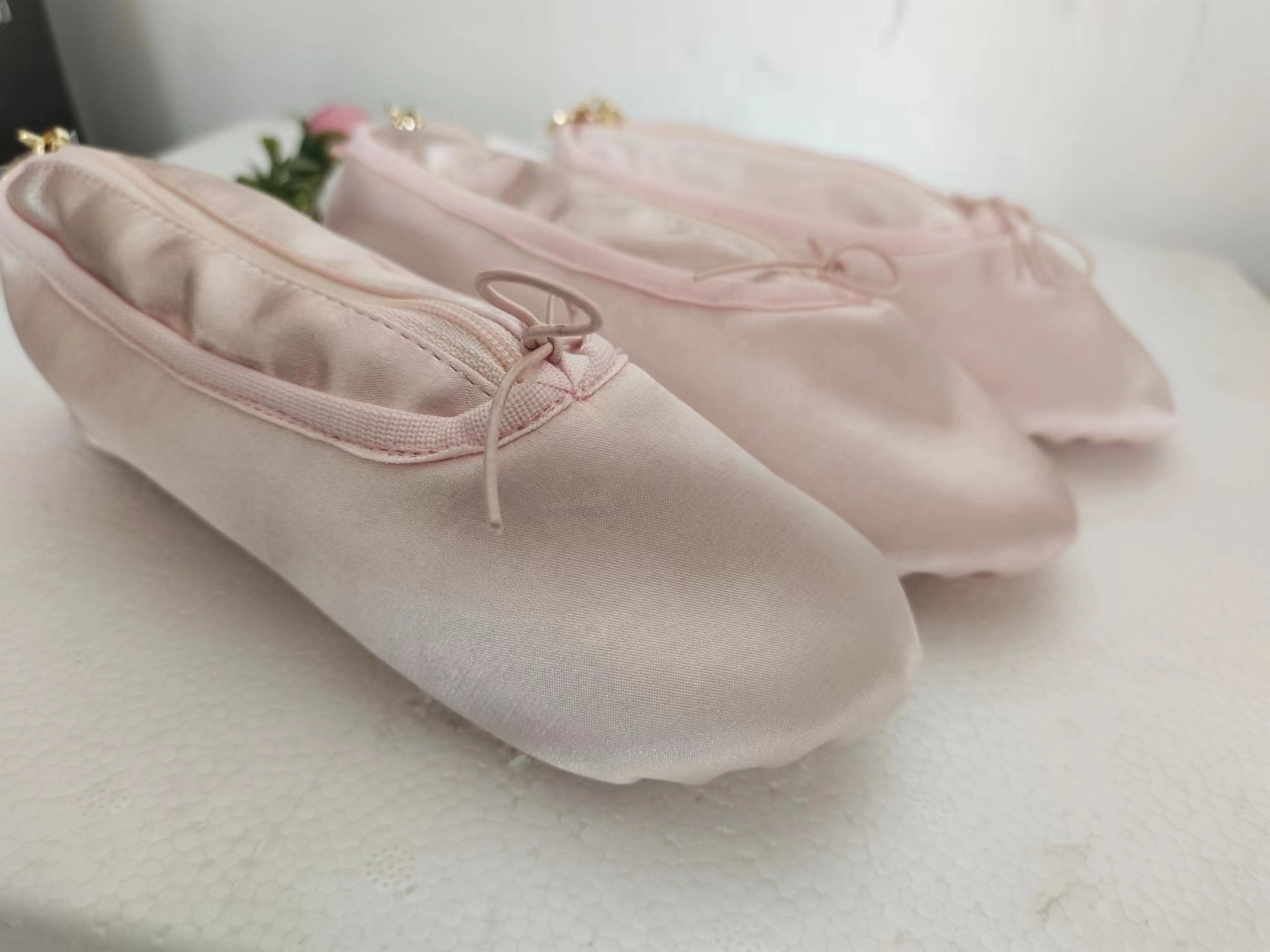 Satin Surface Ballet Shoes Shape Pencil Case for Selling/ Popular Designs for Souvenir Ballet Shoes Shape Pencil Box