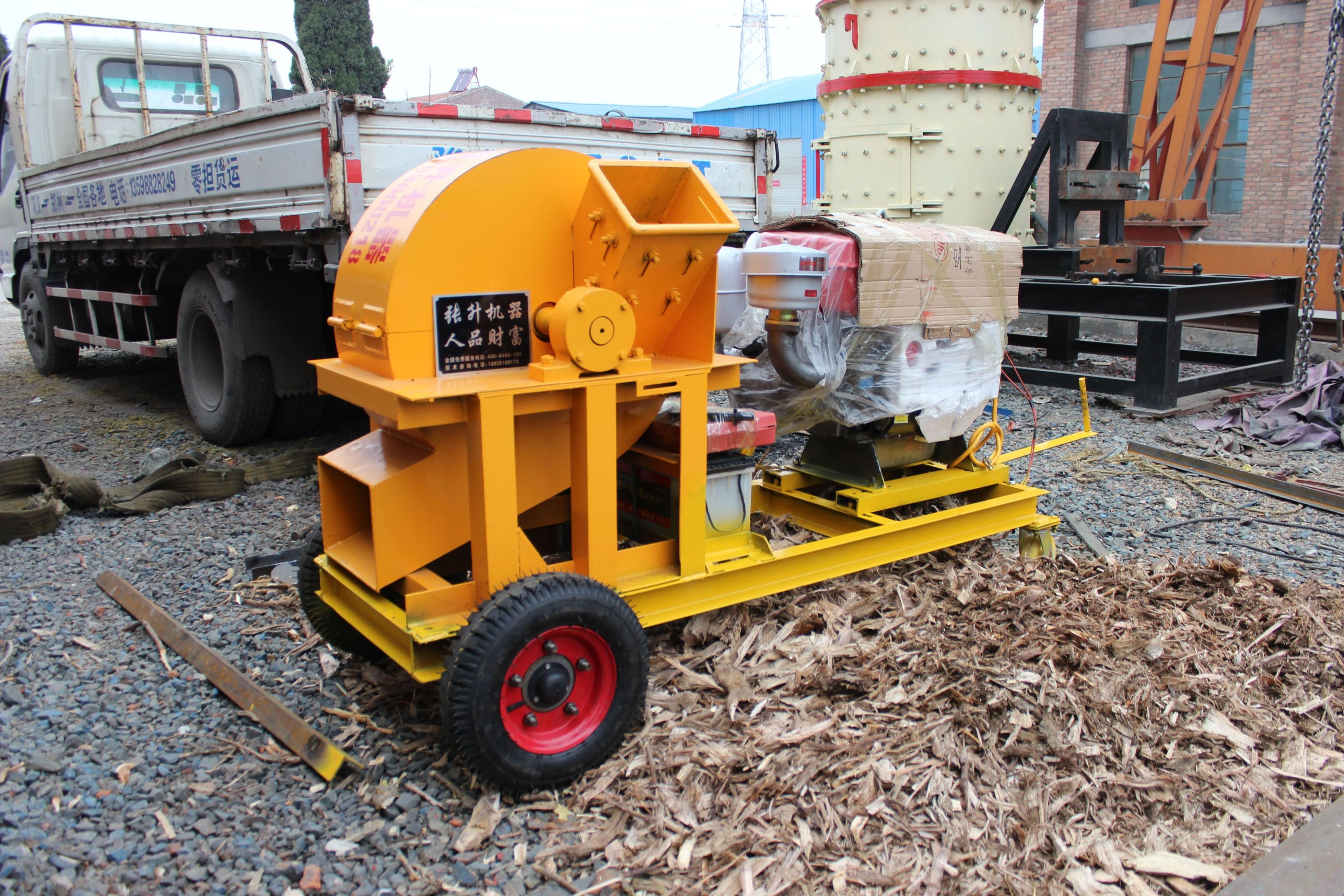 coconut shell grinding agricultural mini diesel wood sawdust crushing machine waste wood crusher machine for biochar pellet