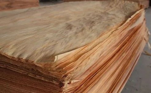 Flexible Mechanically Durable Acacia Wood Veneer 10-15% Moisture Rotary Cut Technics Origin From Vietnam