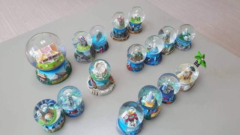 Christmas customized snow ball resin souvenir custom globe Gift Home and Decoration Easter 3D Moose Water Glass Snow Globe