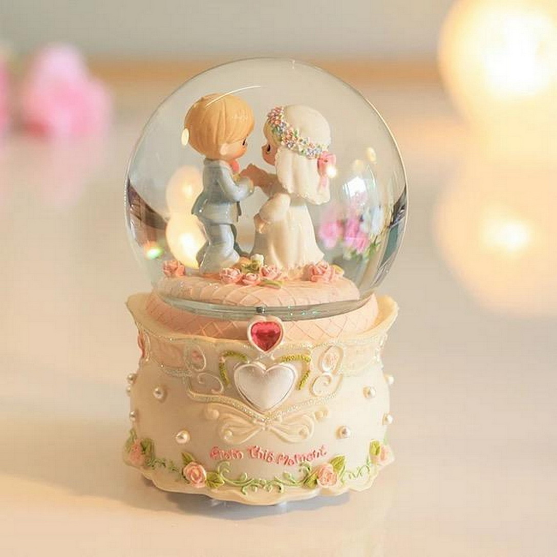 wholesale romantic love waterglobe wedding dancing couple snow globe custom valentine gift snow ball