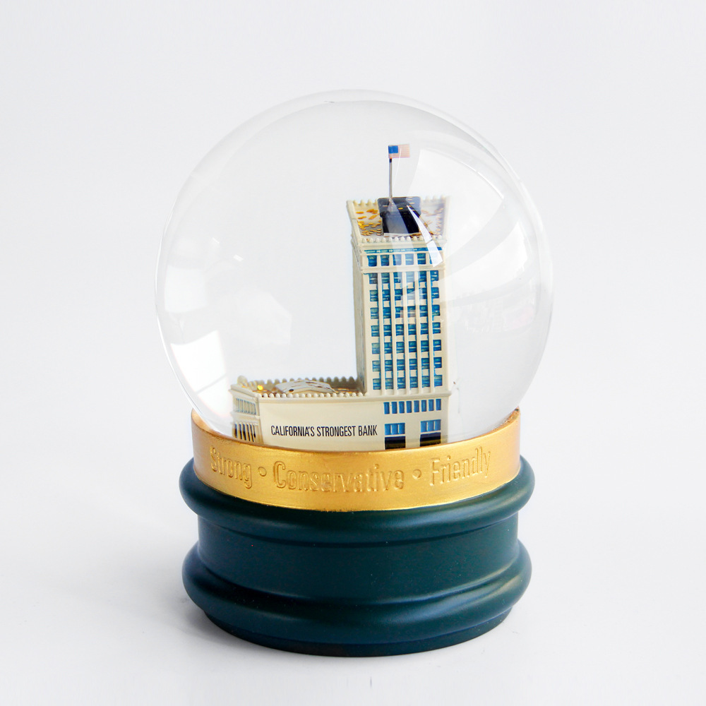 New Design Custom Luxury Polyresin Glass Bank Building Snowball Souvenirs Resin Crafts Empty Snow Globe Custom Snow Globes