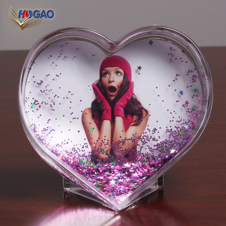 Good quality wedding loving gift glitter cheap heart shape plastic photo frame snow globe