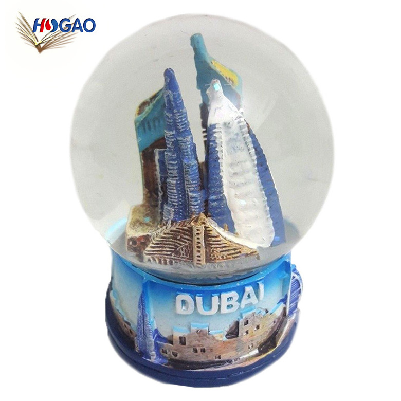 China factory wholesale OEM gifts & crafts resin home decor tourist snow dome Dubai snow globe souvenir