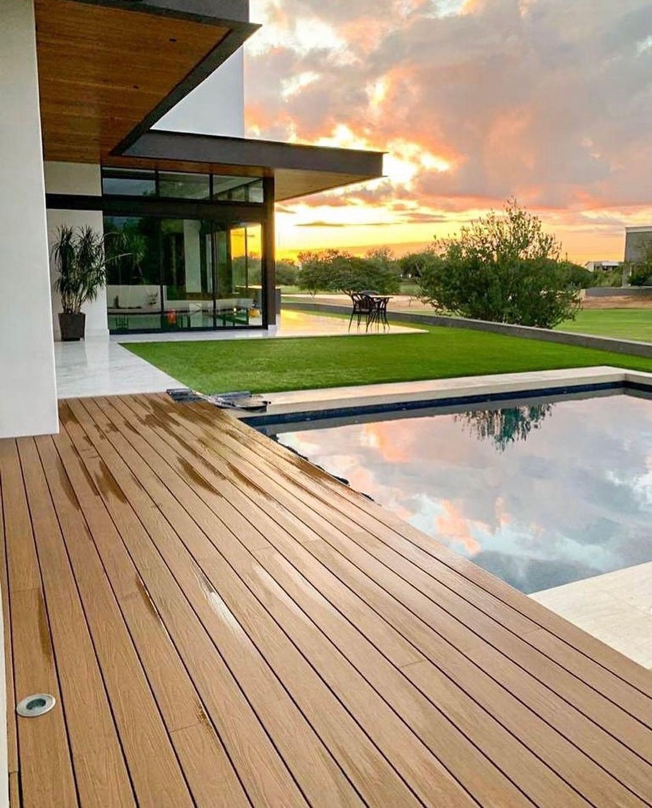 Modern design  outdoor swimming pool decking/ Wood plastic composite wpc decking