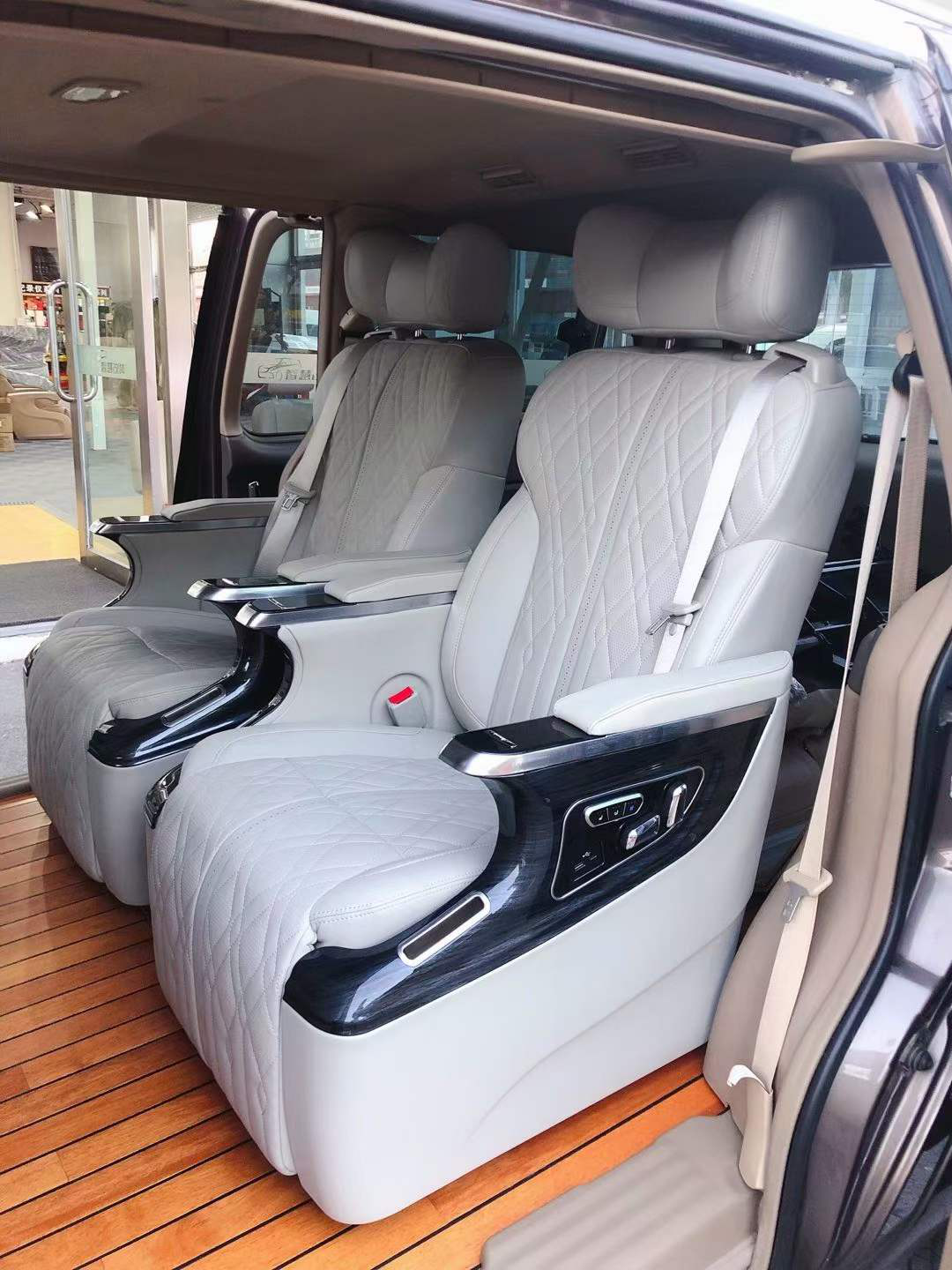 High quality matched Auto Conversion Electric Car Chair Luxury VIP Seats For Mercedes-Benz Metris Sprinter  Maybach Middle & Rea