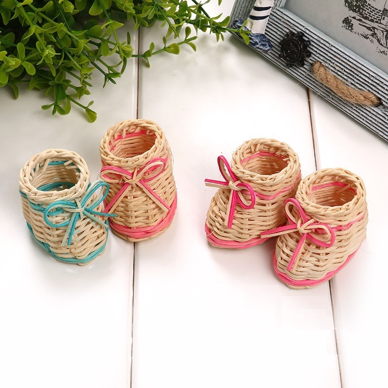 Wholesale fashion plant micro decor table shoe shaped woven storage basket handmade new small single shoe rattan gift basket