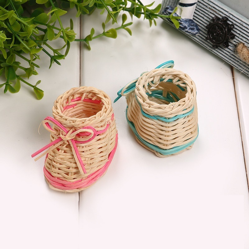 Wholesale fashion plant micro decor table shoe shaped woven storage basket handmade new small single shoe rattan gift basket