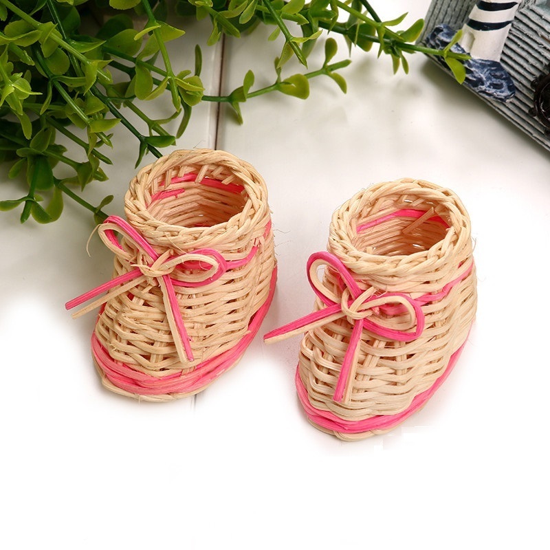 Wholesale fashion plant micro decor table shoe shaped woven storage basket handmade new small single shoe rattan gift basket