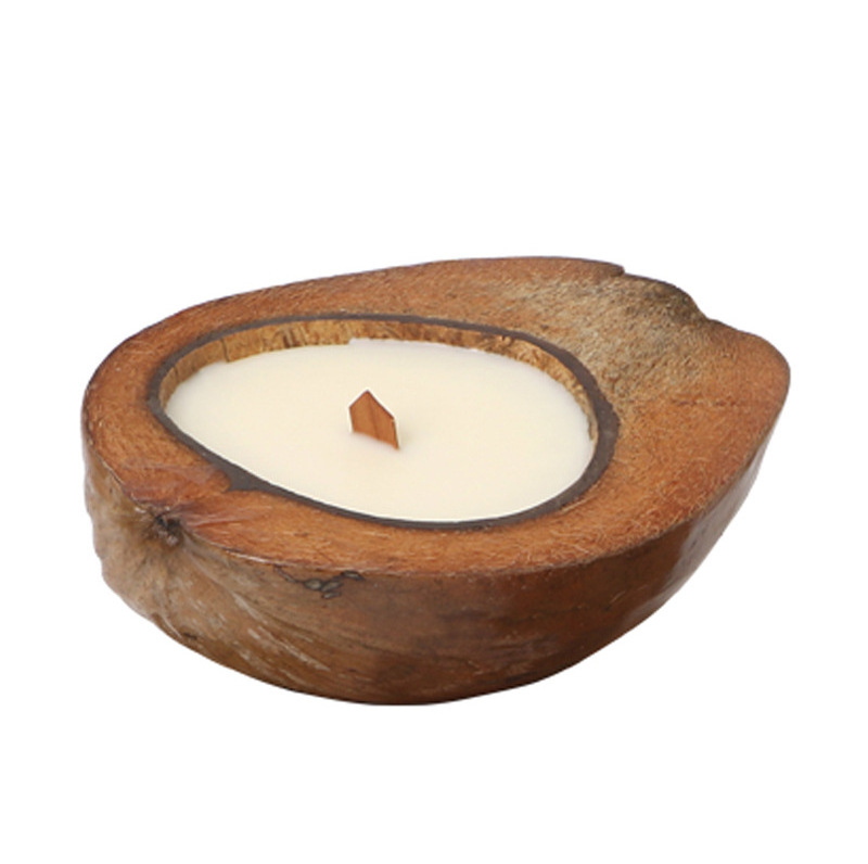 Hot Selling  Natural Handmade Eco-friendly Coconut Shell Candle For Party Home Decoration