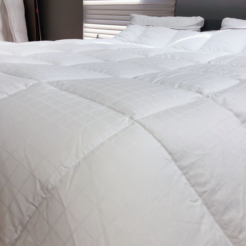 Big OEM order service Luxury Custom White Canada  300T Jacquard Cotton Down Alternative  Washable  Microfiber Filling Duvet