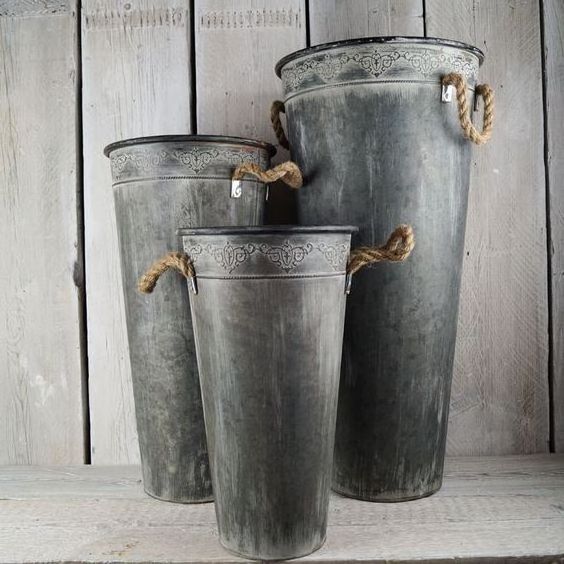 Pillar Design Antique Finishing Metal Planter Green Plant Decor Indoor And Outdoor Design Standard Metal Pots