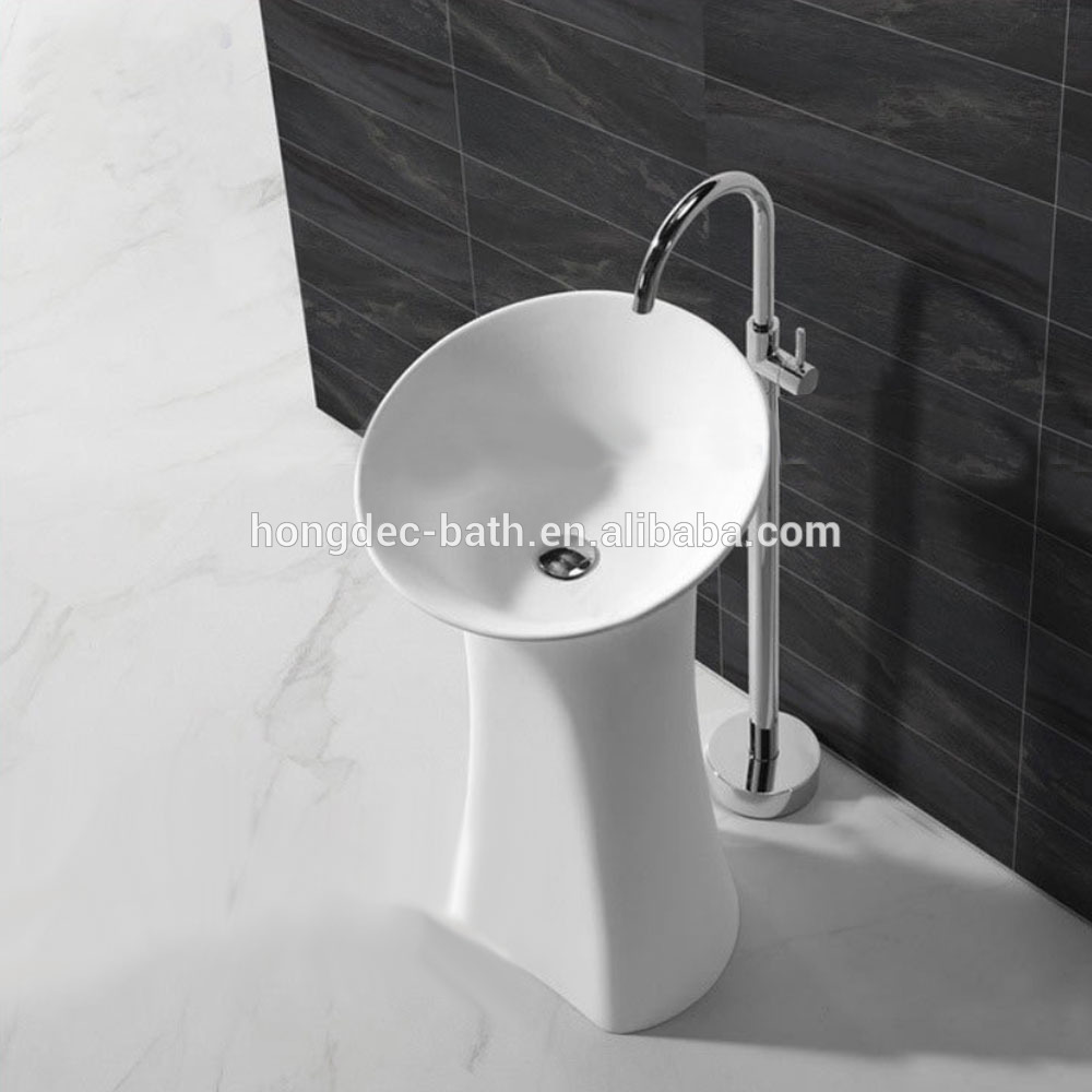 Kaiping supplier brass floor free stand faucet bath shower mixer Bathtub faucet