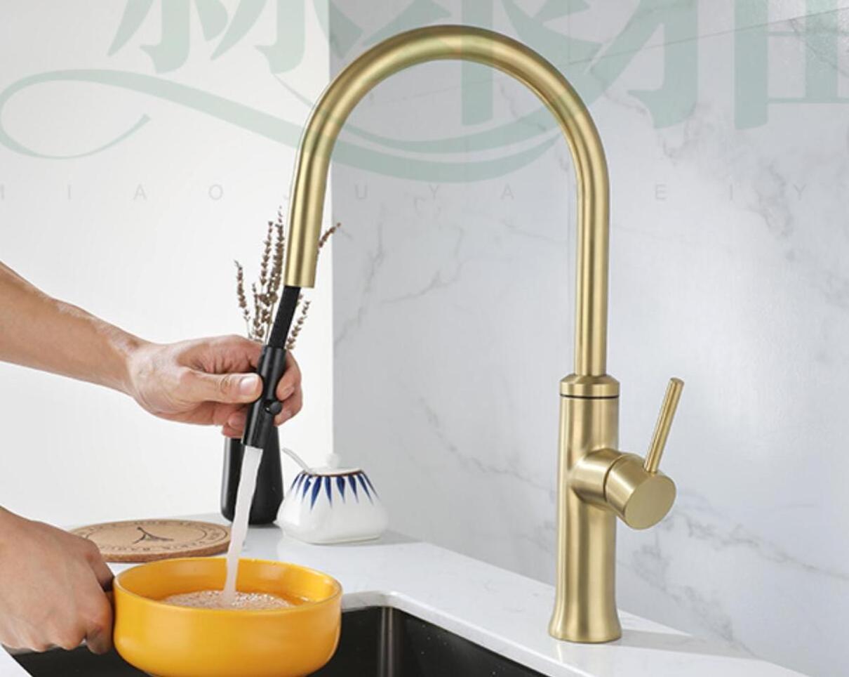 Brushed Gold Kitchen Faucets with Pull-Down Sprayer, Modern Stainless Steel Single Handle Pull Down Kitchen Sink Faucet