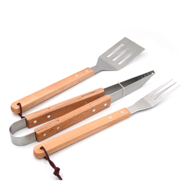 Easily Cleaned 3pcs Outdoor BBQ Wooden Handle Barbecue Grilling Tool Set  Stainless Steel Tongs Spatula Barbecue Meat Fork