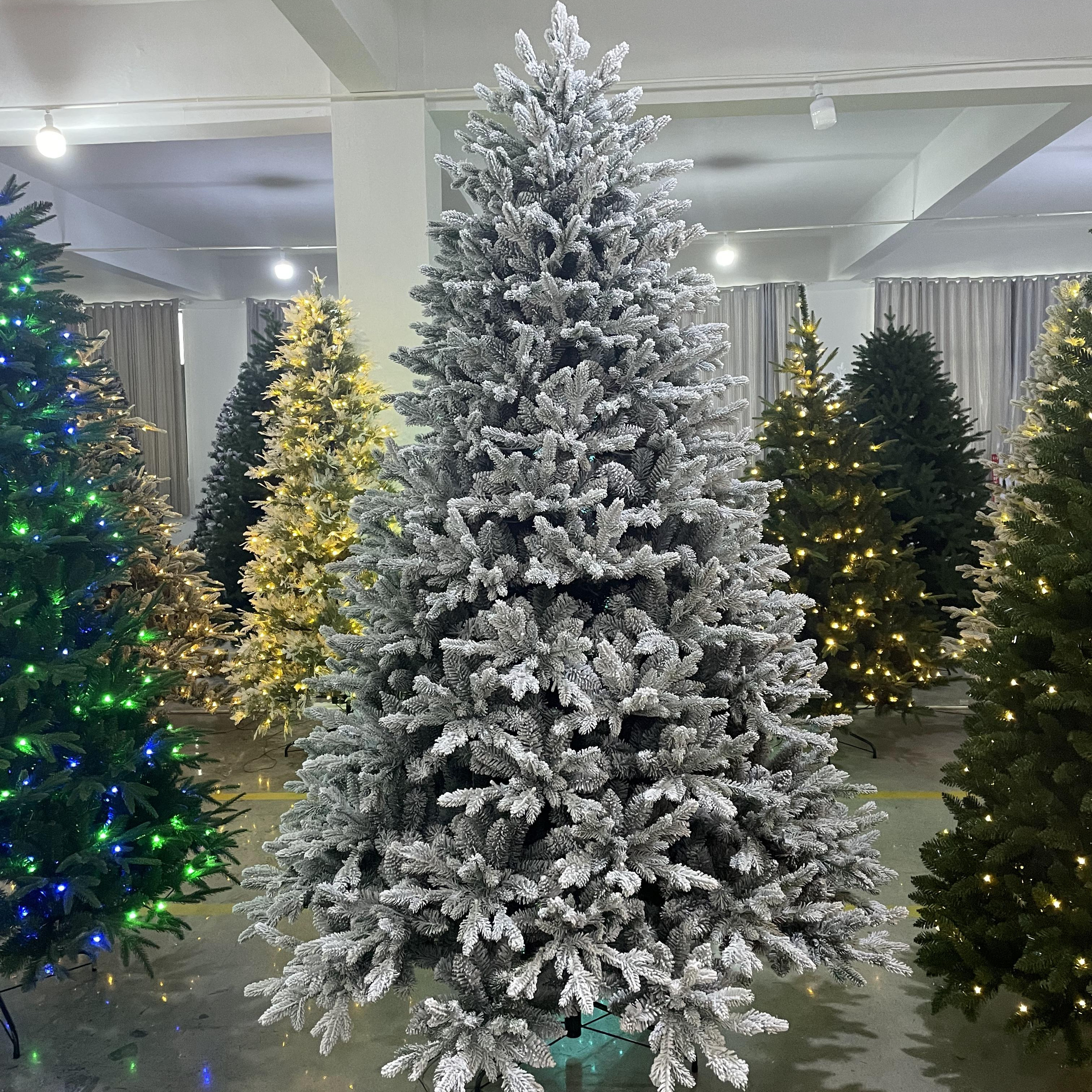 Factory Direct Indoor Customized Christmas Tree Wholesale Flocked PE Snowflake Realistic Artificial Christmas Tree