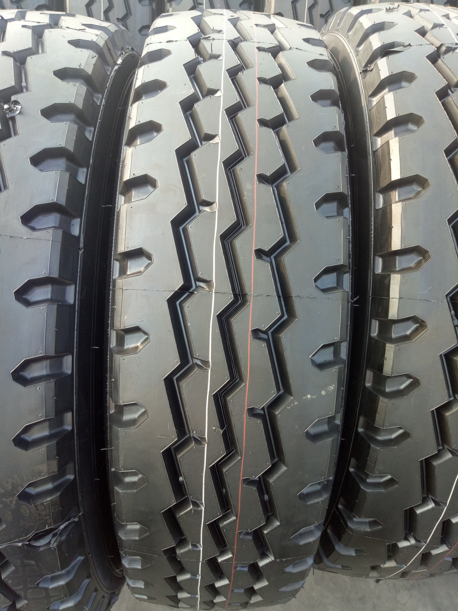 High Quality Truck Tire TBR 12R22.5 Tubeless Tire in Low Price from China Truck Tires Manufacturer Acmex 12r22,5