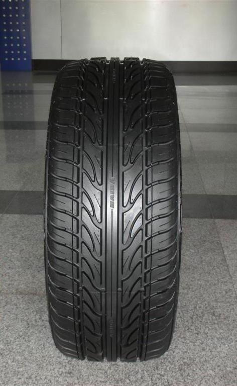 High Performance Passenger Car Tyres for Vehicles, PCR Tires for Cars All Sizes UHP PCR 255/35R20 245/30R22 245/45R20