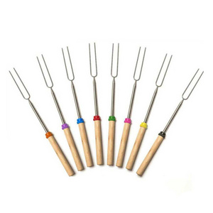 Outdoor barbecue tool extendable roasting sticks wood handle telescopic bbq fork