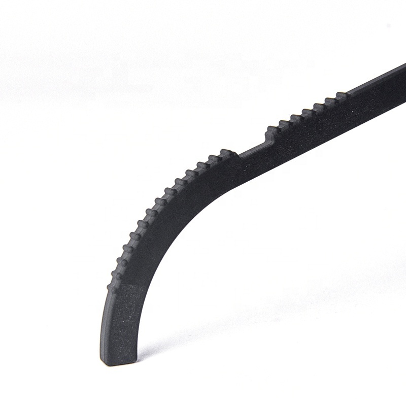 Factory Wholesale Cheap Space Saving Slim Rubber Coating Non Slip Plastic Black Clothes Hangers Without Pant Bar