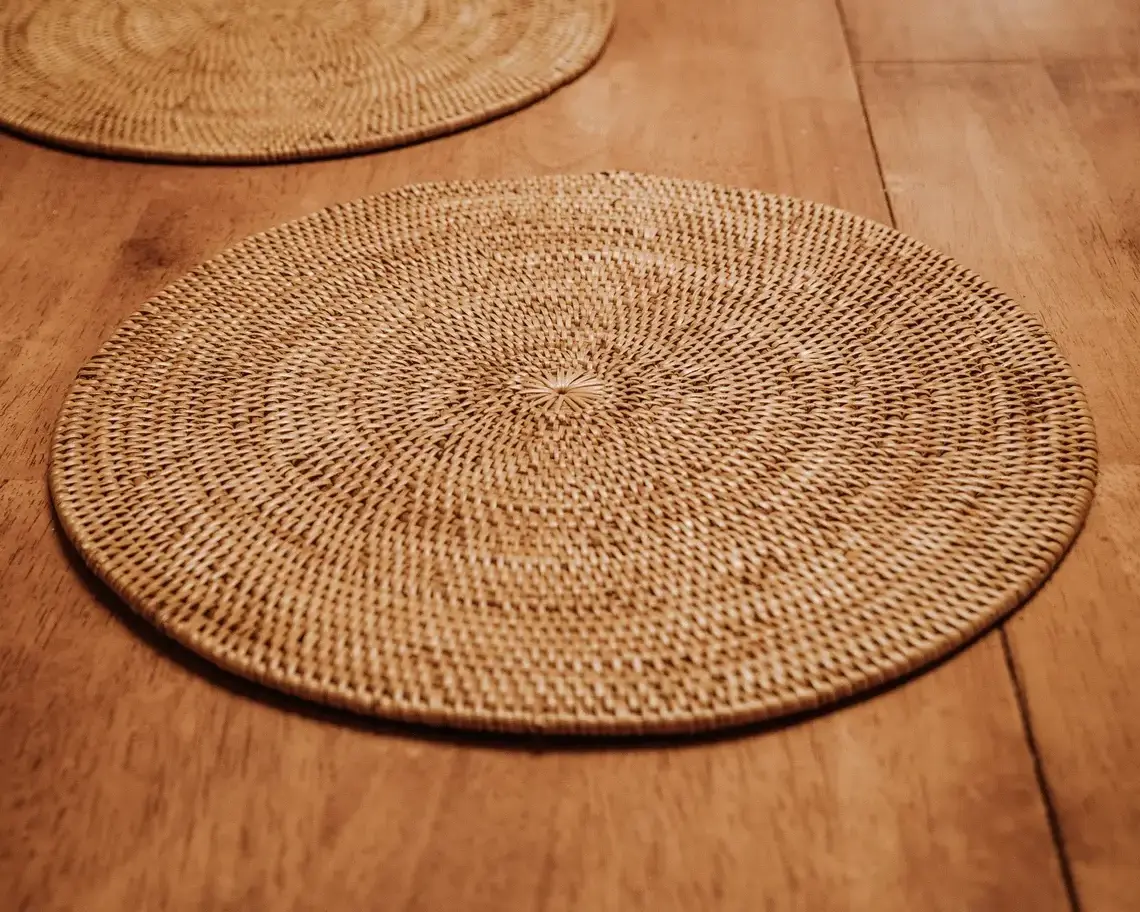 Wholesale Set of Cheap Wicker Rattan Charger Plates Handmade Wooden Placemats Bamboo Coasters for Kitchen Use