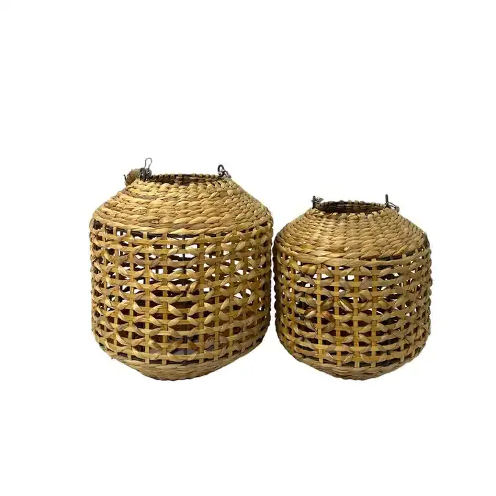 Small MOQ Wholesale bamboo lantern natural color 100% eco-friendly Made in Vietnam for house warming