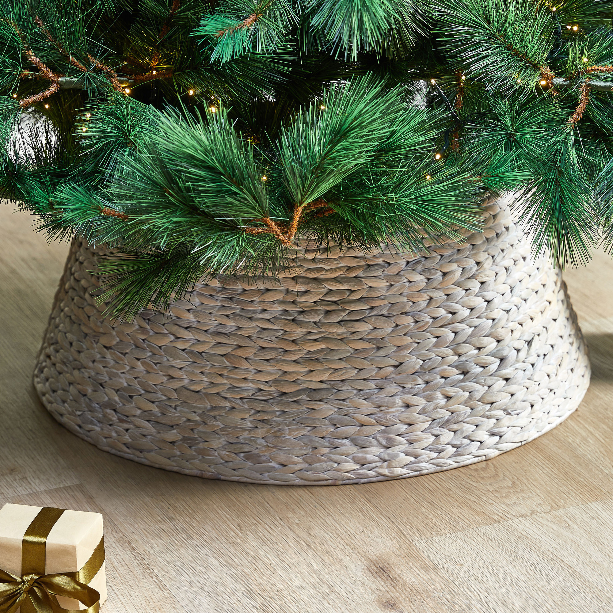 Hot!!! Natural Handicraft Christmas Collar Xmas Tree Skirt Zigzag Weave Seagrass Basket Home Decor Wholesale Item Unique Style