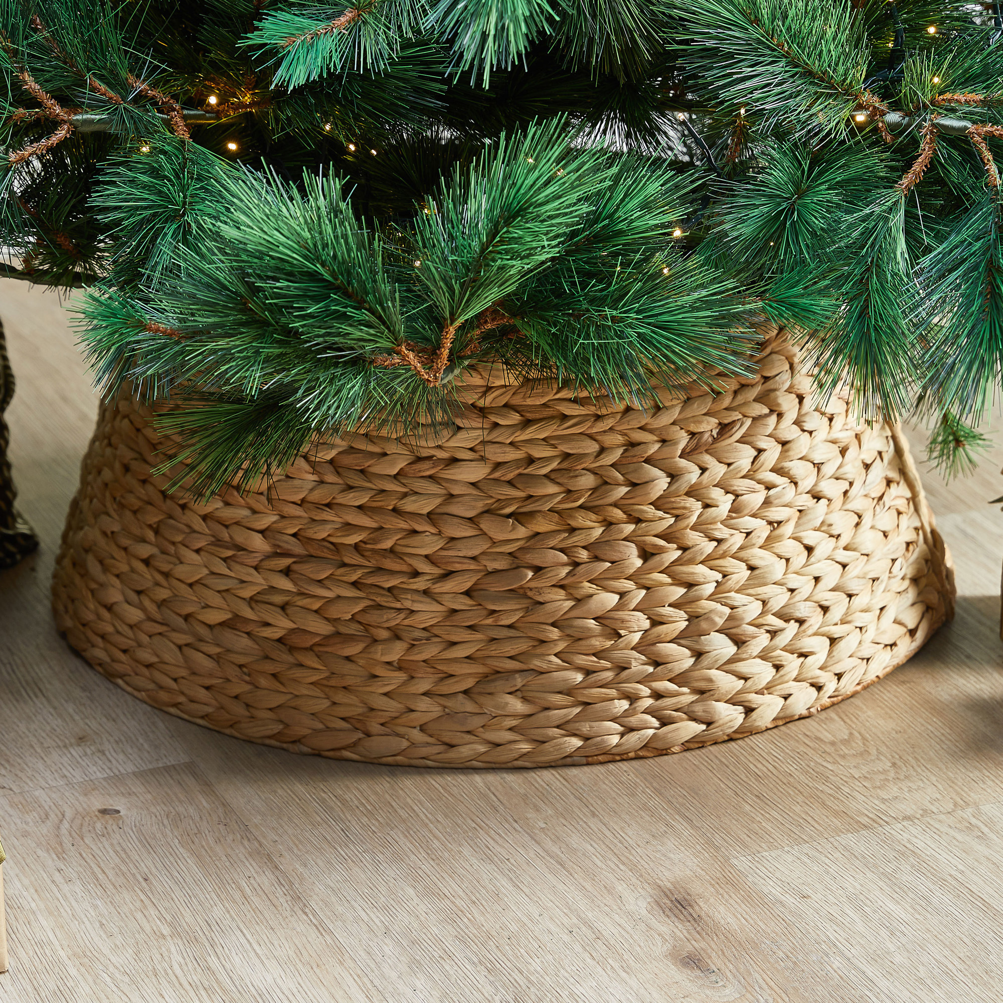 Hot Sale Christmas Tree Collar Home Decoration Supplies Xmas Tree Skirt Cover Handmade Wholesale Products Items Bamboo Outdoor