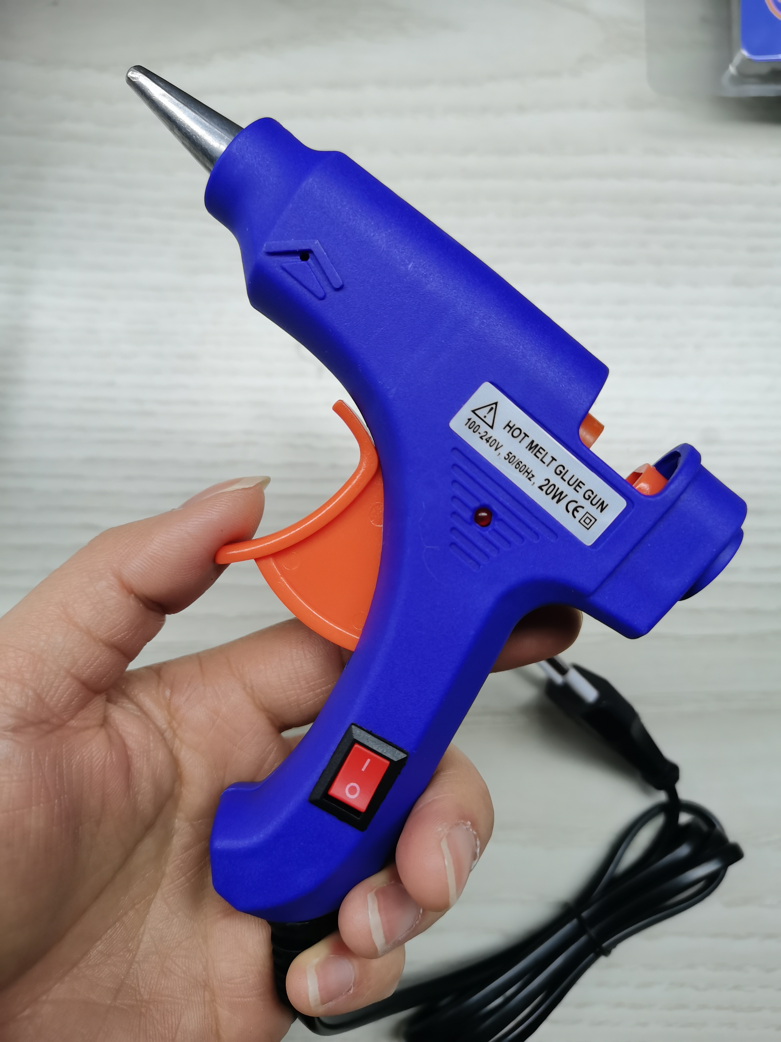 Wholesale 20W 40W 100W Hot Melt Glue Gun with Silicon Bars Blue Black Pink Craft Mini Glue Guns