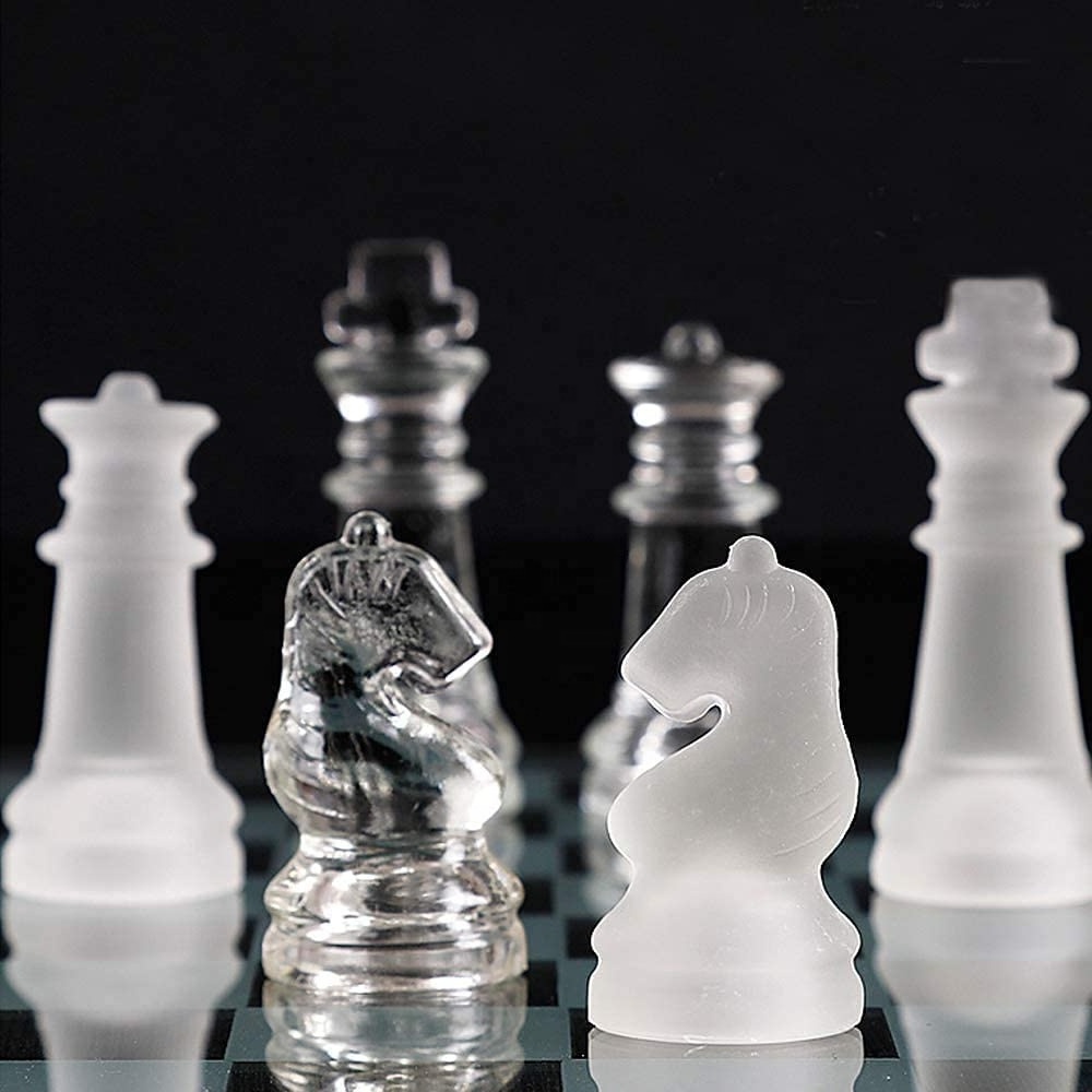 Fine International Chess Board Game Set Exquisite Glass Chess Game Set Solid  Glass Chess Pieces and Clear Board For Youth Adult