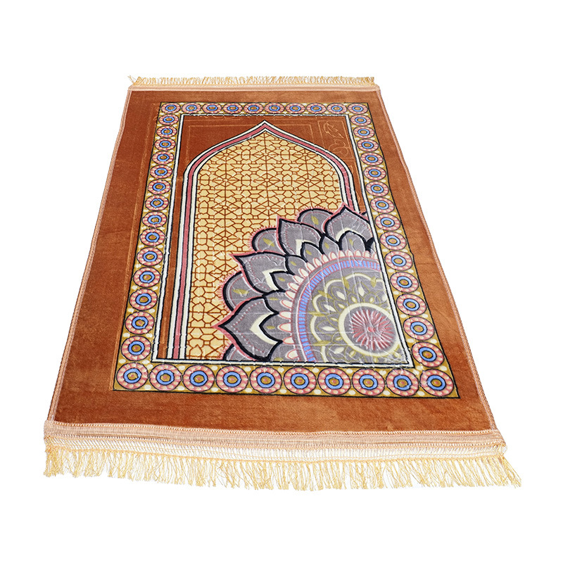 Portable Luxury Design Turkish Velvet Prayer Rug Travel Soft Plush Carpet for Men and Women Ramadan Gifts Islamic Prayer Mat