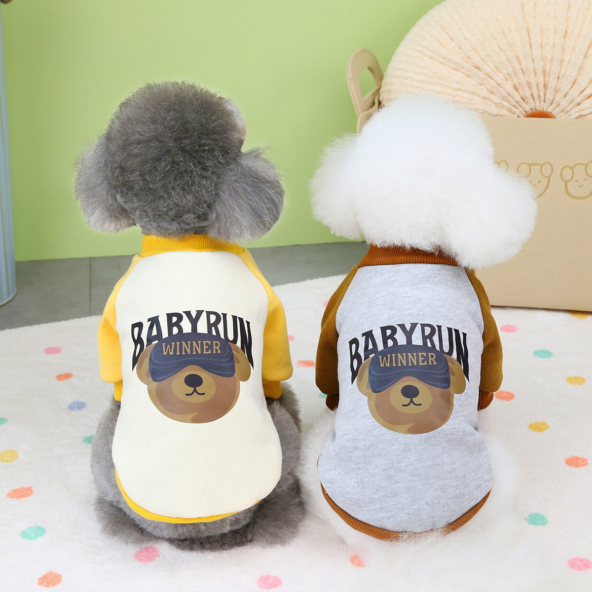 Pet  hoodie Luxury Dog outdoor playing fashion clotlhes Hooded Sweatshirt Pet Clothes Sweaters Warm Fleece pet Clothes Small Do