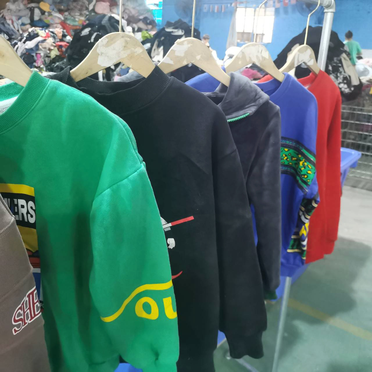 Supplier Wholesale High Quality Second Hand Woman Clothes Used Clothes Used Branded Jackets And Hoodies Bales