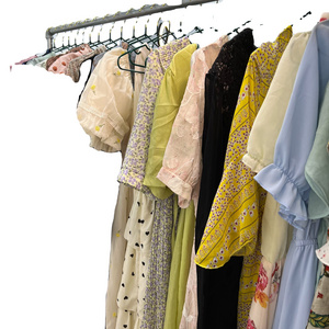 bundle of clothes used beautiful used clothes forwomen's dresses used clothes mixed with dresses