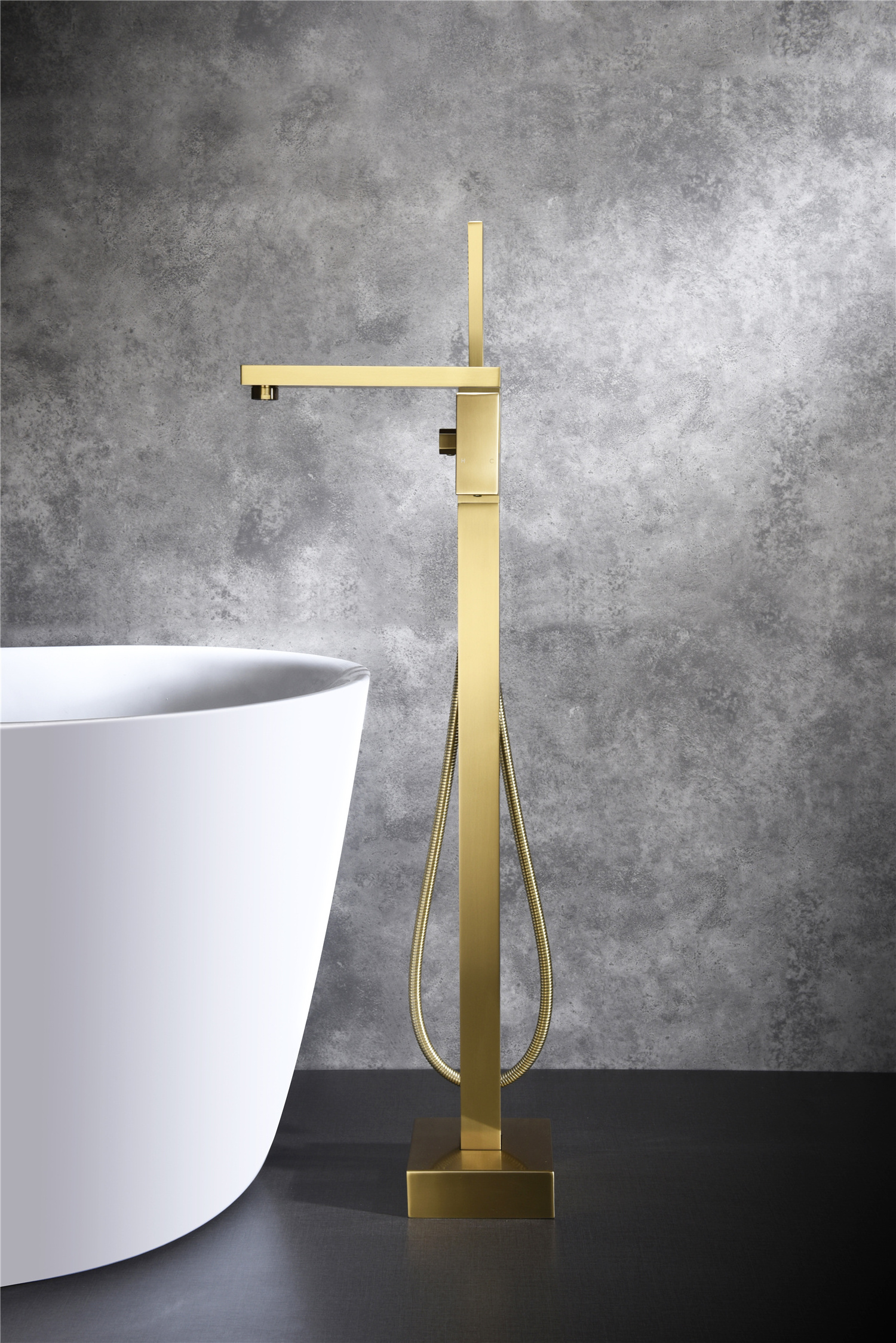 Freestanding Bathtub Faucet Brushed Gold Floor Mount Brass Single Handle Bathroom Standing Tub Faucets with Hand Shower